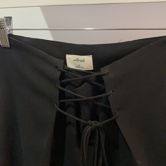 Aritzia Wilfred Lace Front Shorts - Picture 3 of 3